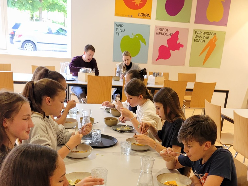 None 
                                    
                                        LOKAL