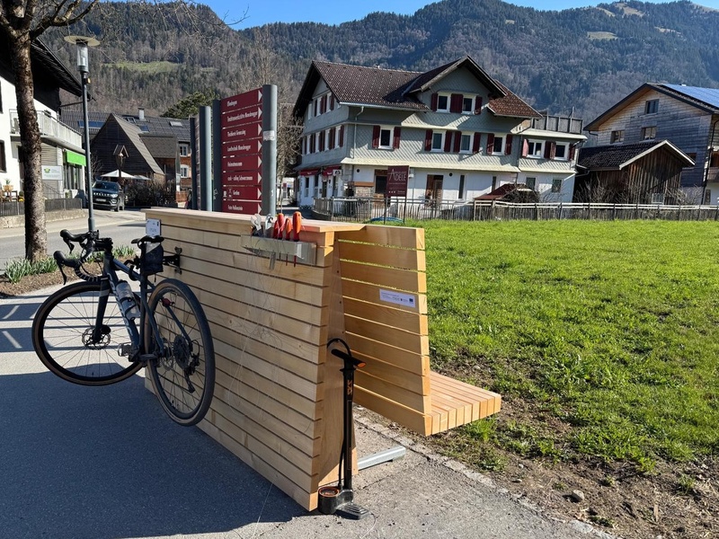 Eine Fahrrad-Rundtour zwischen Bezau und Mellau lädt ein, die Vielfalt des Handwerks und der Landschaft im hinteren Bregenzerwald zu entdecken.
Vielfalt von Handwerk und Landschaft im Bregenzerwald erradeln