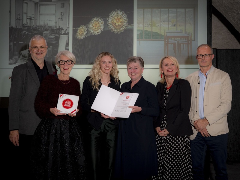 Das Team des Museums Bezau freut sich über die Auszeichnung (von links: Theresia Fröwis, Laura Greussing, Maria Meusburger).
Ausgezeichnete Museumsarbeit in Bezau