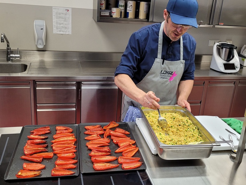 None 
                                    
                                        LOKAL