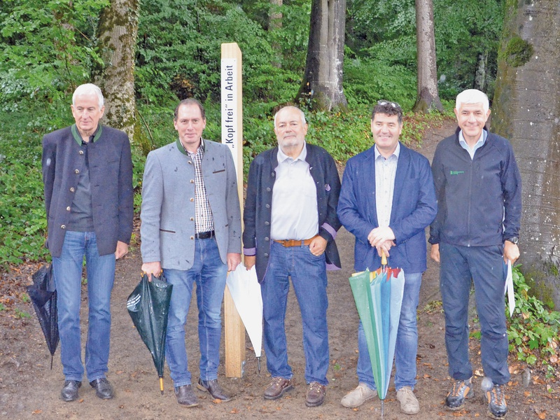 Präsentation der Lockpfosten am 13. Juni 2018 in Feldkirch. Von links: Wilfried Berchtold, Bürgermeister Stadt Feldkirch; Josef Moosbrugger, Präsident Landwirtschaftskammer Österreich, Wolfgang Burtscher, Wildparkpräsident; Andreas Amann, Landesforstdirektor; Thomas Ölz, Leiter Fachbereich Forst bei der Landwirtschaftskammer Vorarlberg. Foto: LK Vorarlberg