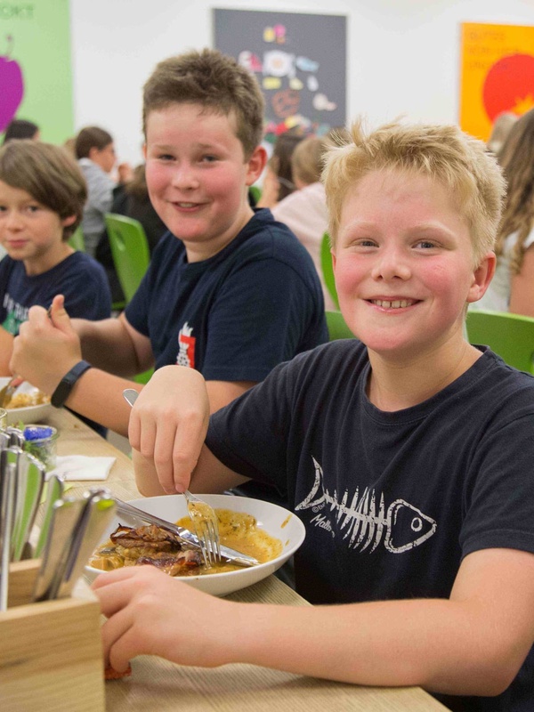 Ab November 2023 versorgt bereits die dritte Schulküche Kinder im Vorderwald mit gesundem, regionalem Essen. Foto: Anastasia Gerasimova