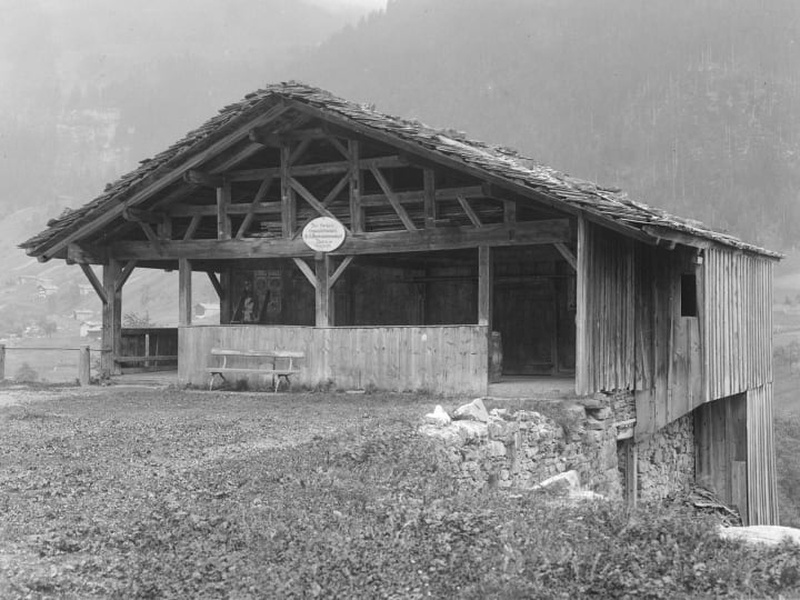 Von der Tanzlaube bis zum Walserhaus: Die HistorischenArchitektouren führen zu vielen sehenswerten historischen Gebäuden in Vorarlberg. Foto: Tanzlaube Gaschurn, Österreichische Nationalbibliothek