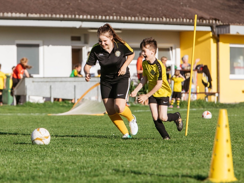 Mit aha plus können engagierte Jugendliche Punkte sammeln undiese gegen ein Dankeschön eintauschen. Foto: aha_Mathis Fotografie GmbH