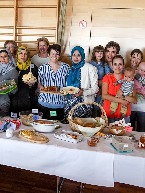 Köstlichkeiten aus aller Welt und treffen der Kulturen beim gemeinsamen Brunch im Leiblachtal. Foto: Danielle Biedebach