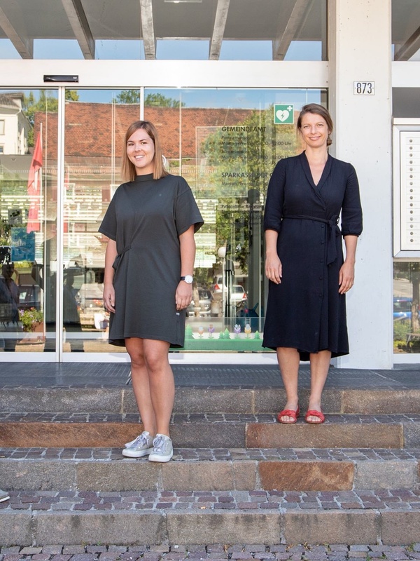 Neben dem Land Vorarlberg ist auch die Gemeinde Egg Träger der Kooperation. Im Bild: Urban Weigel (MS Bregenzerwald), Beate Blank (VS Großdorf), Veronika Sutterlüty (Kulturbüro Bregenzerwald), Paul Sutterlüty (Bürgermeister Egg). Foto: Isabella Köb