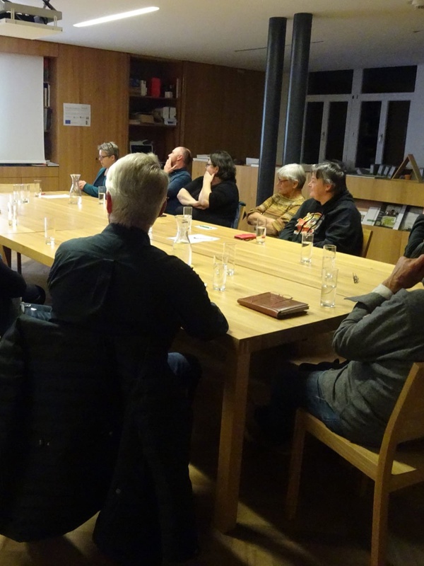 Viele Interessierte möchten dazu beitragen, die Geschichte des Bregenzerwaldes zu erforschen.  Foto: Elisabeth Wicke